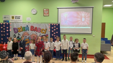 Dzień Babci i Dziadka w klasach młodszych